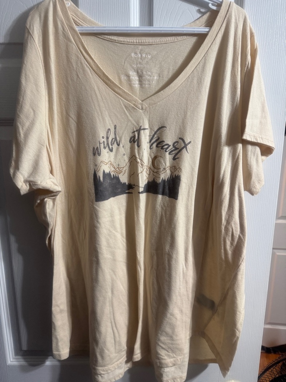 torrid Pale Yellow 'Wild at Heart' Graphic V‑Neck Tee